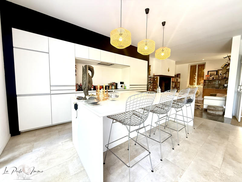 Mas - 210 m² - 5 pièces