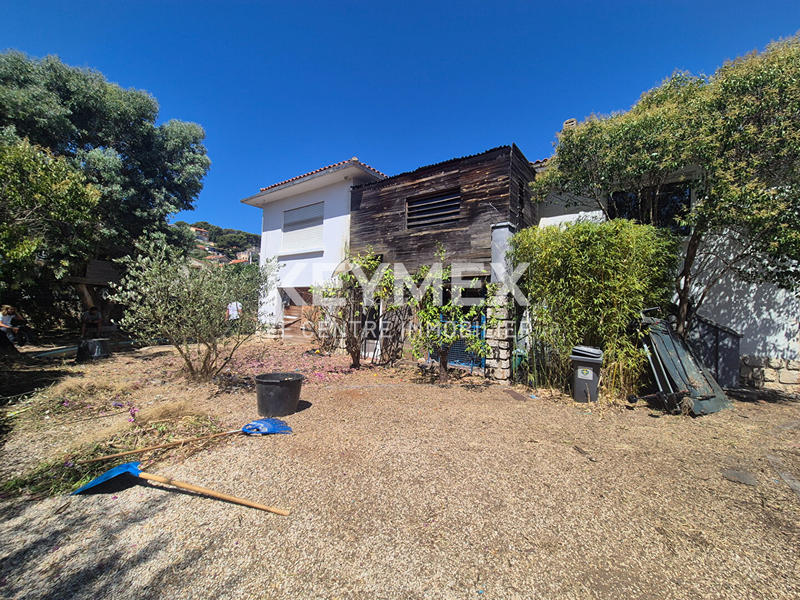 Maison - 230 m² - 8 pièces