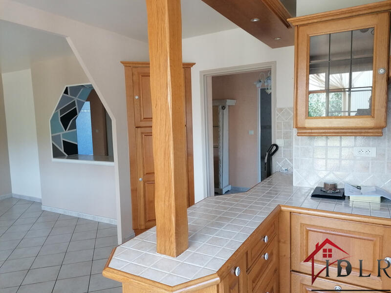 Maison - 235 m² - 9 pièces