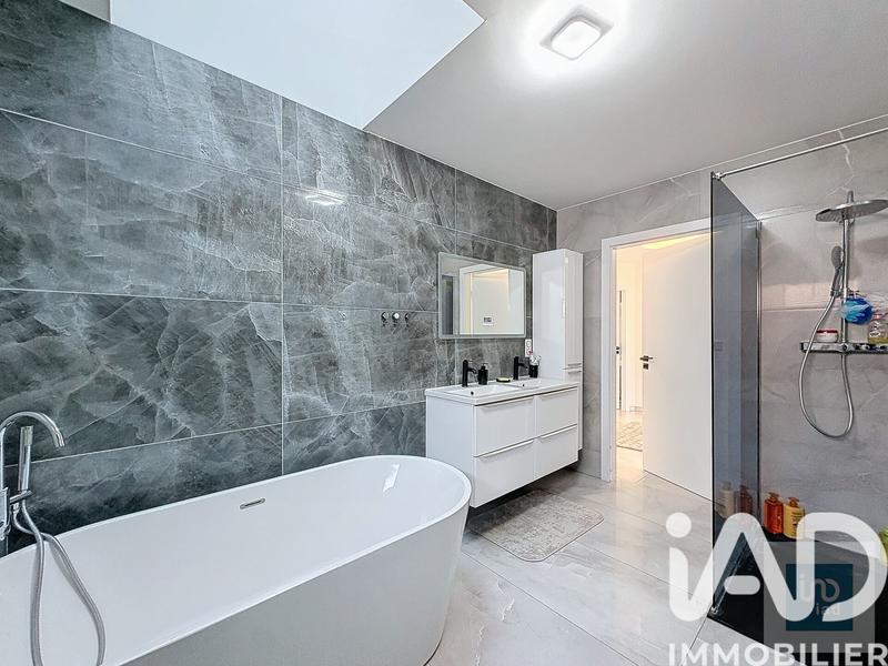 Maison - 150 m² - 7 pièces