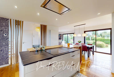 Maison - 180 m² - 7 pièces