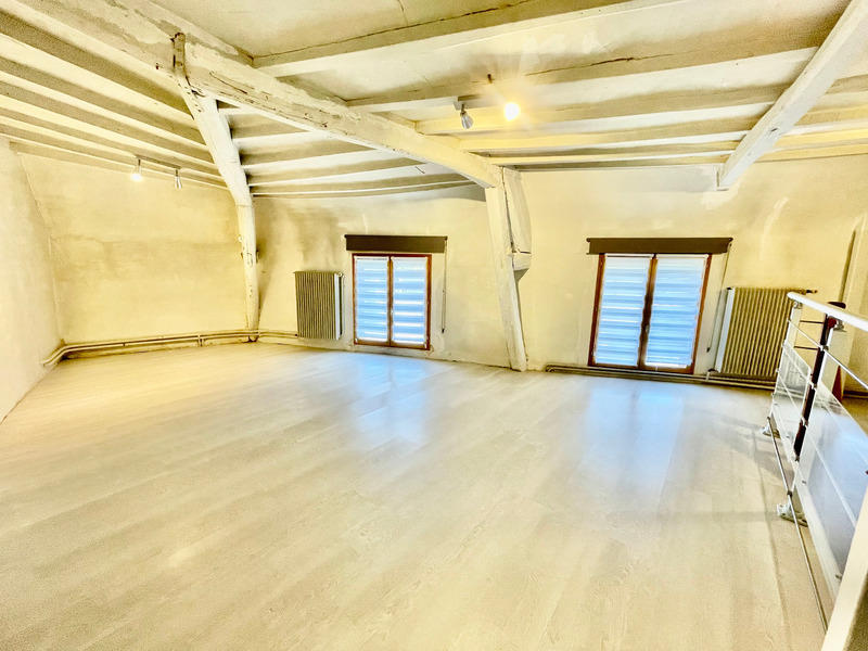 Maison - 210 m² - 7 pièces