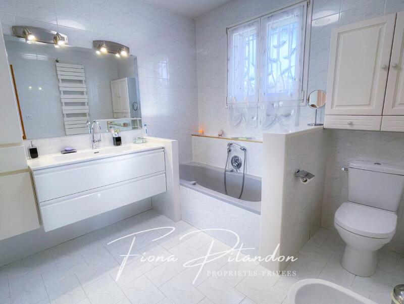 Villa - 200 m² - 7 pièces