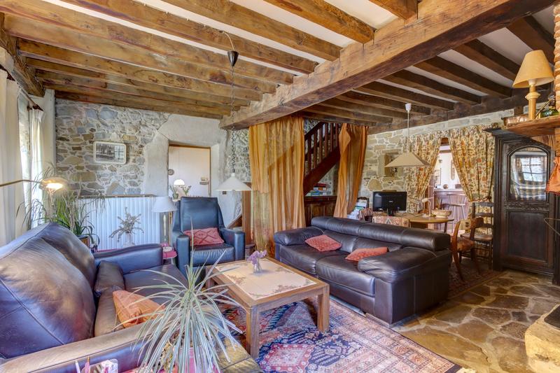 Maison - 250 m² - 13 pièces