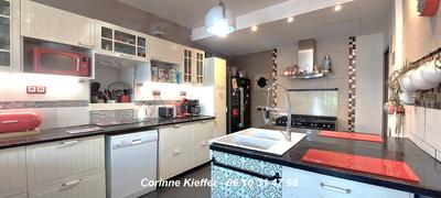 Maison - 284 m² - 10 pièces