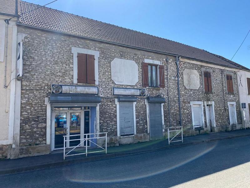 Maison de village - 500 m² - 1 pièce