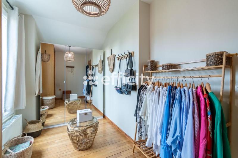 Maison - 137 m² - 6 pièces