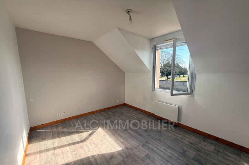 Appartement - 743 m² - 10 pièces