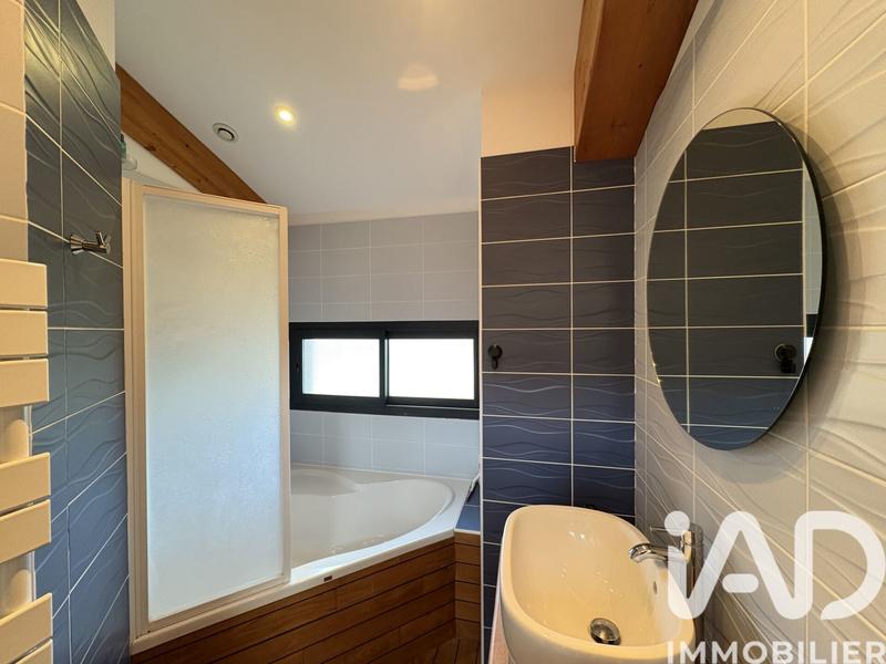 Maison - 240 m² - 9 pièces