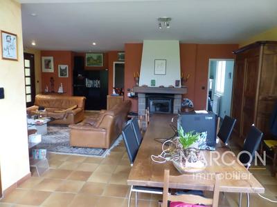 Maison - 208 m² - 7 pièces