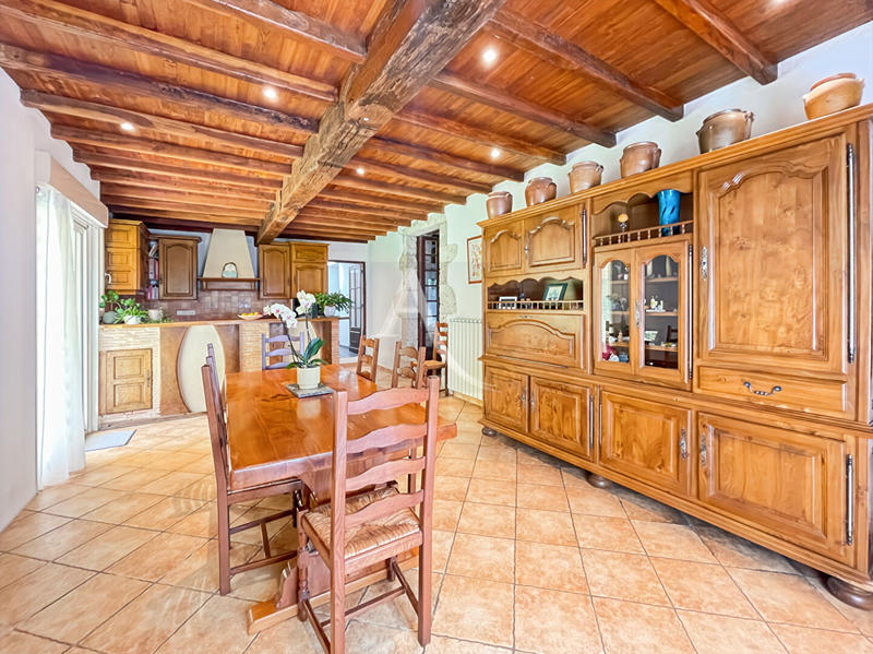 Maison - 193 m² - 9 pièces