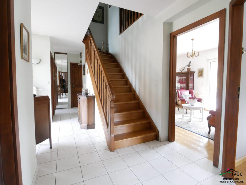 Maison traditionnelle - 142 m² - 5 pièces