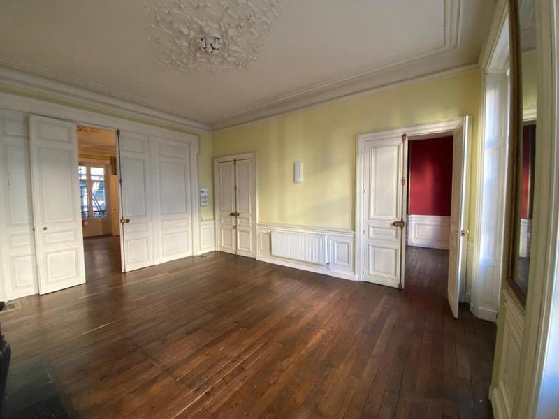 Bureau - 90 m² - 4 pièces