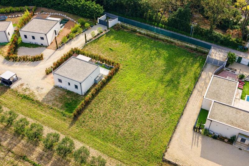 Terrain constructible - 900 m²