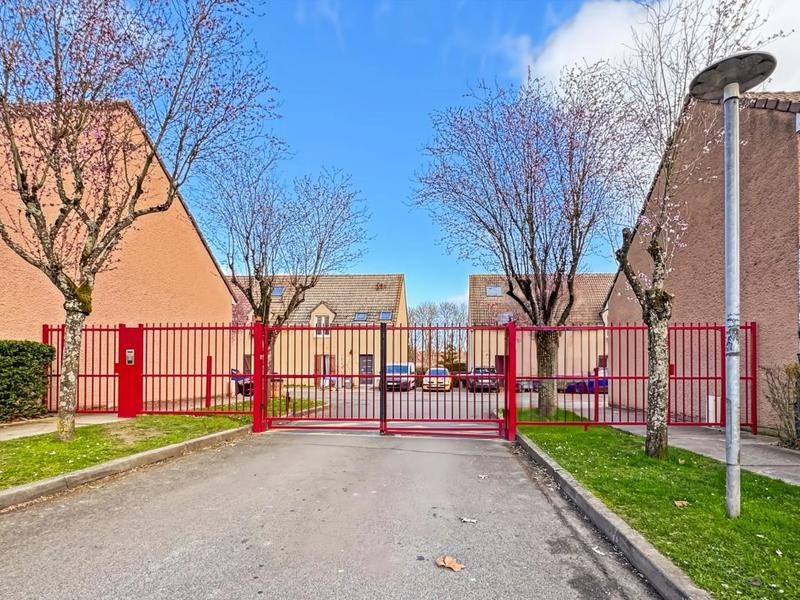 Maison - 80 m² - 5 pièces