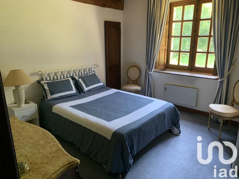 Maison - 260 m² - 10 pièces