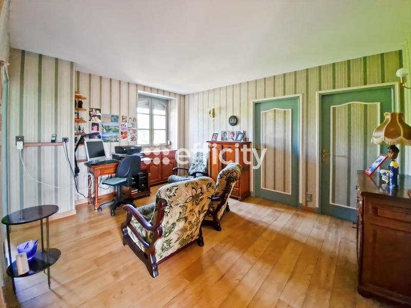 Maison - 245 m² - 11 pièces