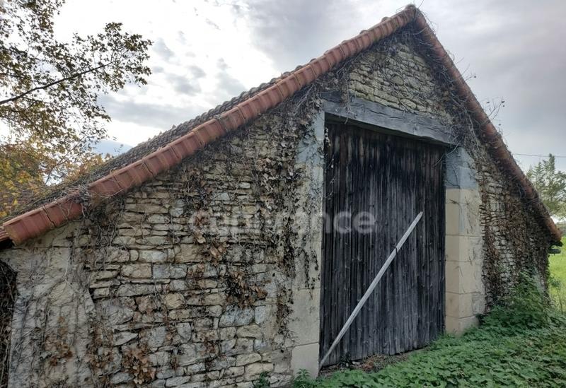 Maison - 300 m² - 2 pièces