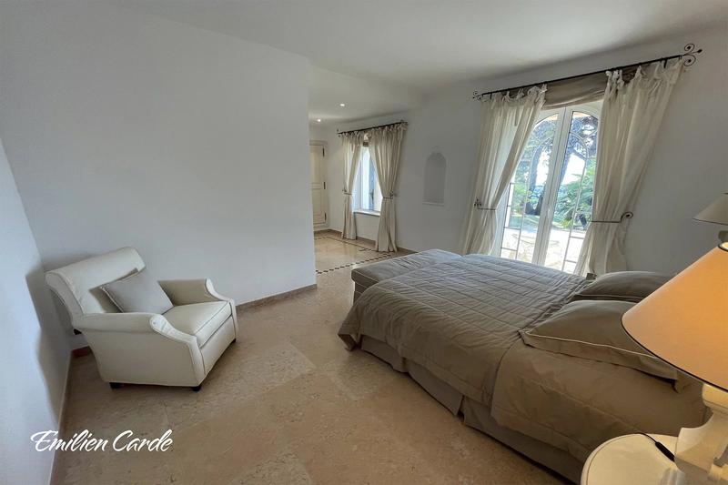 Villa - 167 m² - 6 pièces