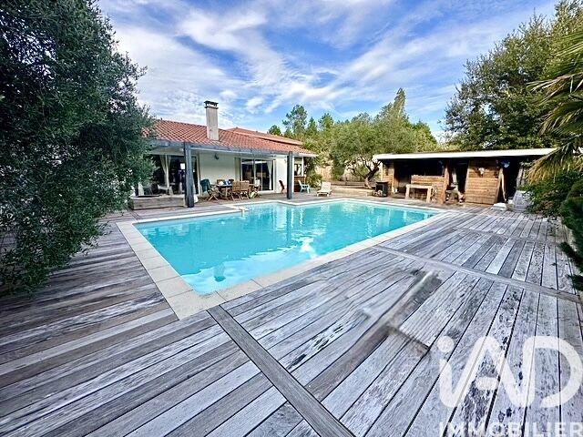 Maison - 270 m² - 8 pièces