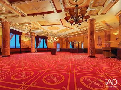 Local commercial - 13 000 m²