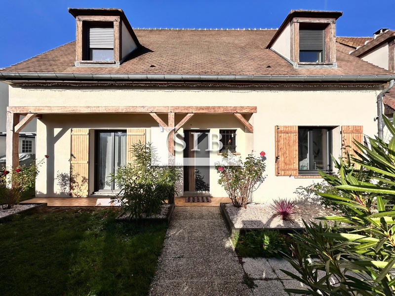 Maison - 168 m² - 8 pièces