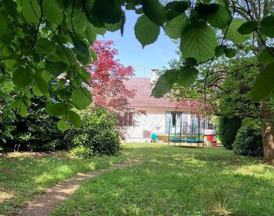 Demeure - 239 m² - 10 pièces