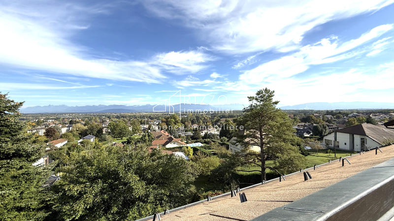 Maison - 330 m² - 12 pièces