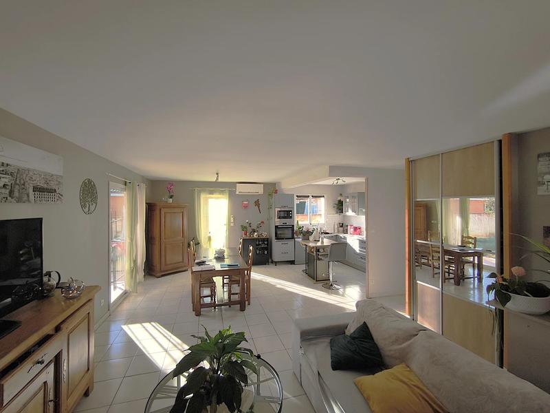 Villa - 96 m² - 5 pièces