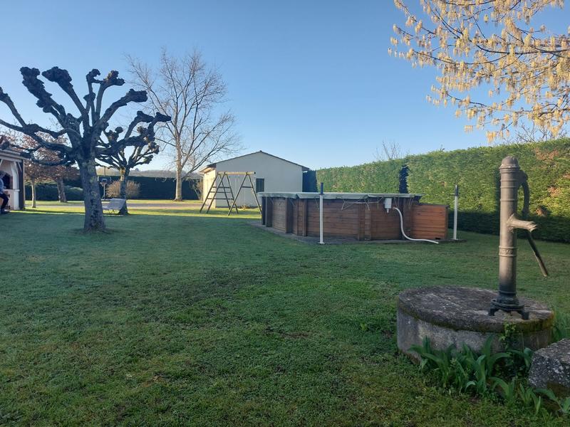 Maison traditionnelle - 191 m² - 10 pièces