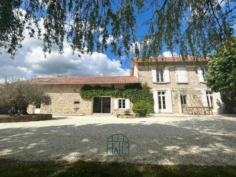 Demeure - 191 m² - 5 pièces