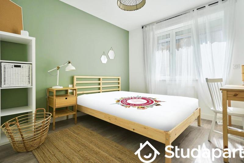 Chambre - 12 m² - 1 pièce