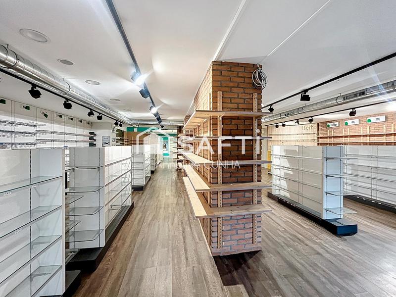 Local commercial - 423 m² - 11 pièces
