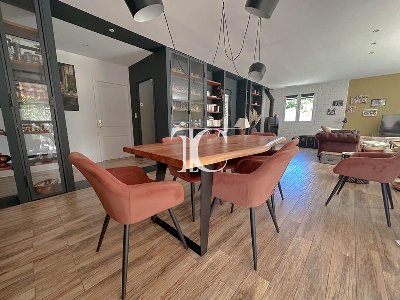 Maison - 183 m² - 6 pièces