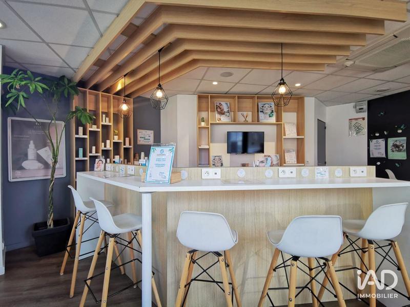 Local commercial - 209 m²