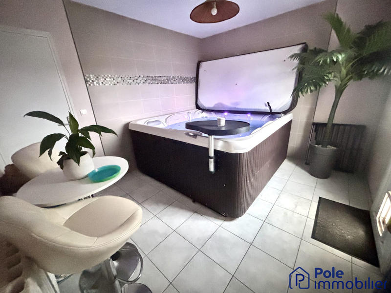 Maison contemporaine - 171 m² - 7 pièces