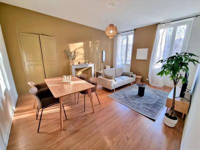 Appartement - 90 m² - 5 pièces