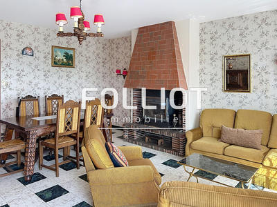 Maison - 165 m² - 9 pièces