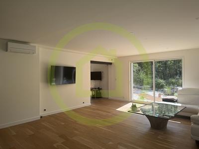 Propriété - 143 m² - 6 pièces