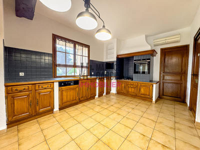 Mas - 161 m² - 7 pièces