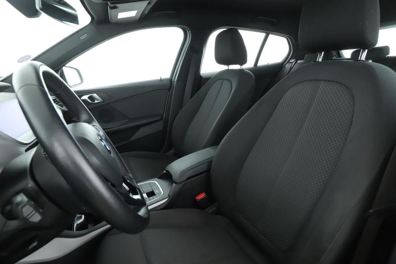 Bmw Série 1 118i Business Design Dkg7 140 ch