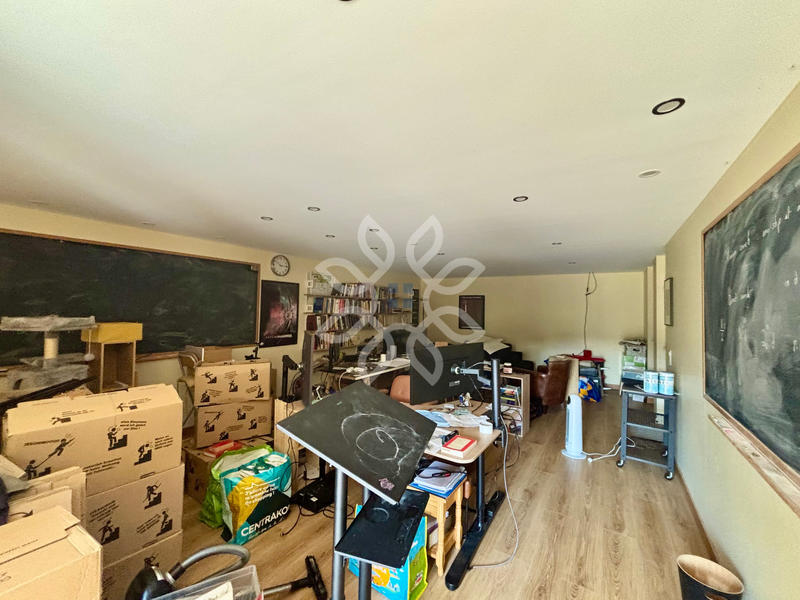 Maison - 416 m² - 19 pièces