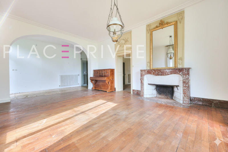 Demeure - 485 m² - 19 pièces