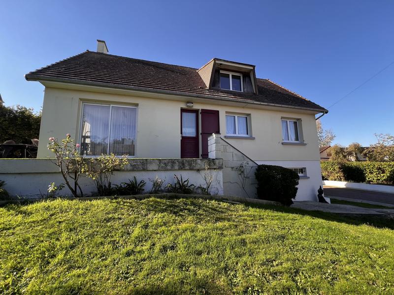 Maison traditionnelle - 128 m² - 9 pièces