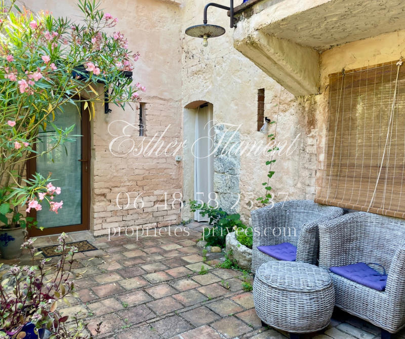 Demeure - 590 m² - 16 pièces