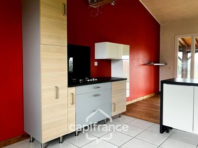 Maison - 95 m² - 4 pièces