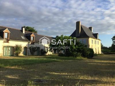 Propriété - 585 m² - 18 pièces