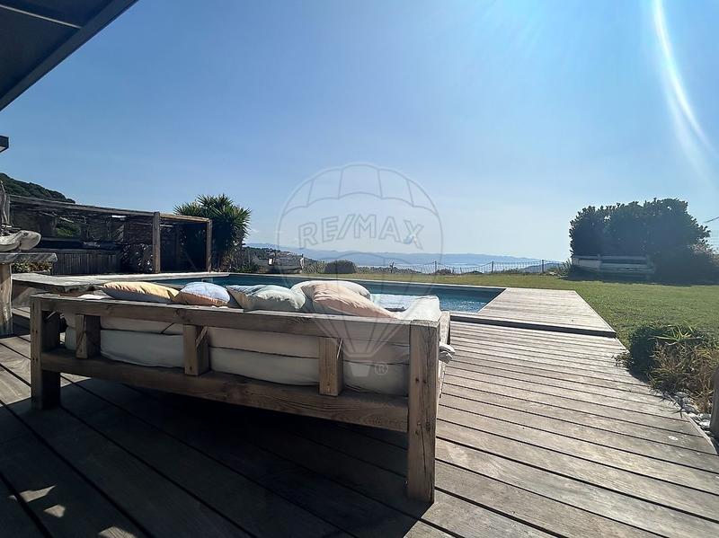 Villa - 150 m² - 4 pièces