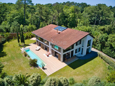 Villa - 310 m² - 7 pièces