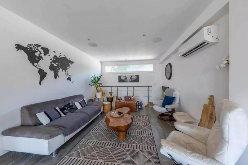 Villa - 239 m² - 7 pièces